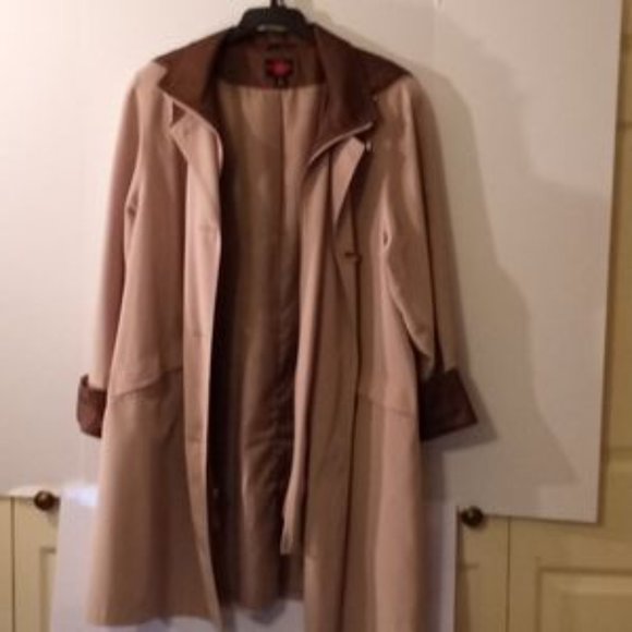 Gallery Trench Coat - Women Size (1X) - Beige - Picture 3 of 9